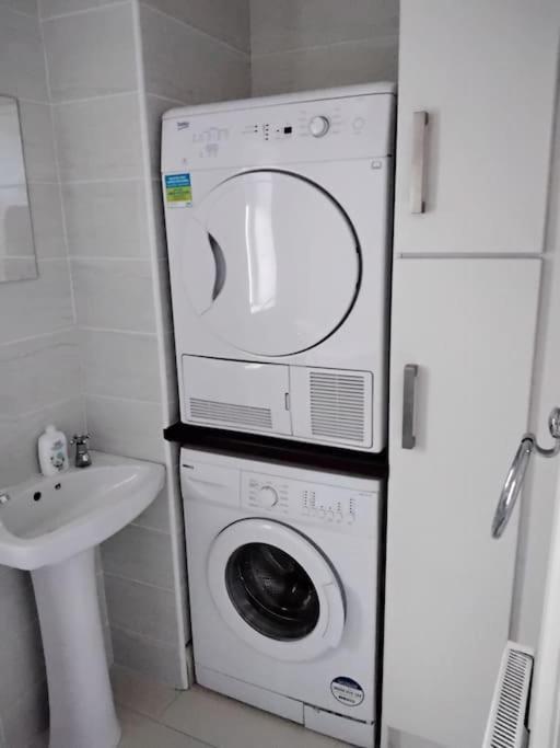Villa Townhouse Clifden: Located In The Heart Of Connemara Extérieur photo