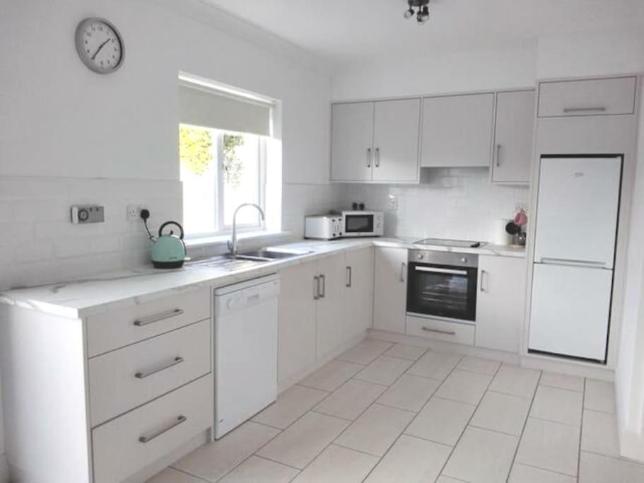 Villa Townhouse Clifden: Located In The Heart Of Connemara Extérieur photo