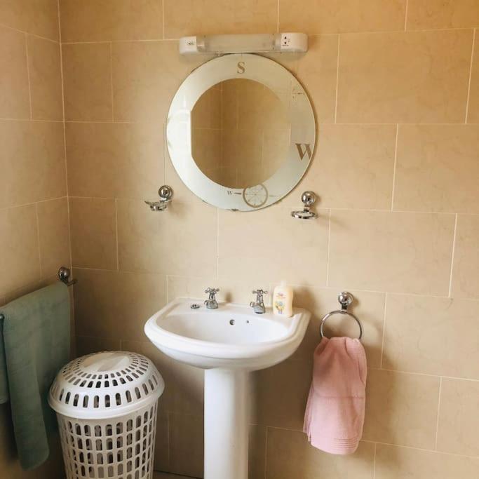 Villa Townhouse Clifden: Located In The Heart Of Connemara Extérieur photo