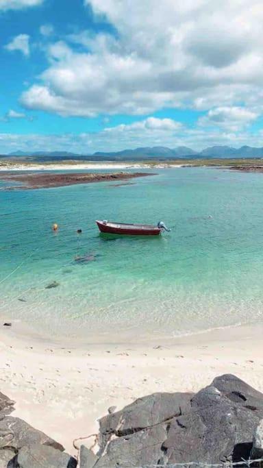 Villa Townhouse Clifden: Located In The Heart Of Connemara Extérieur photo